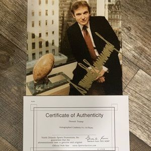 President Donald Trump autographed 8x10 photo